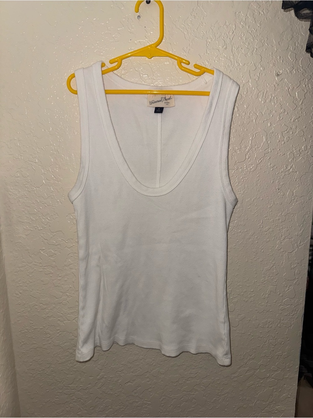 Universal Thread White Ribbed Scoop Tank